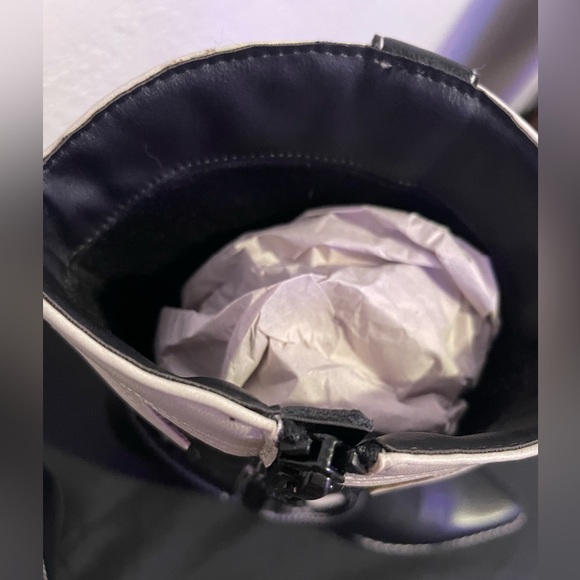 Women’s cowboy boots. Like new condition - Picture 8 of 9